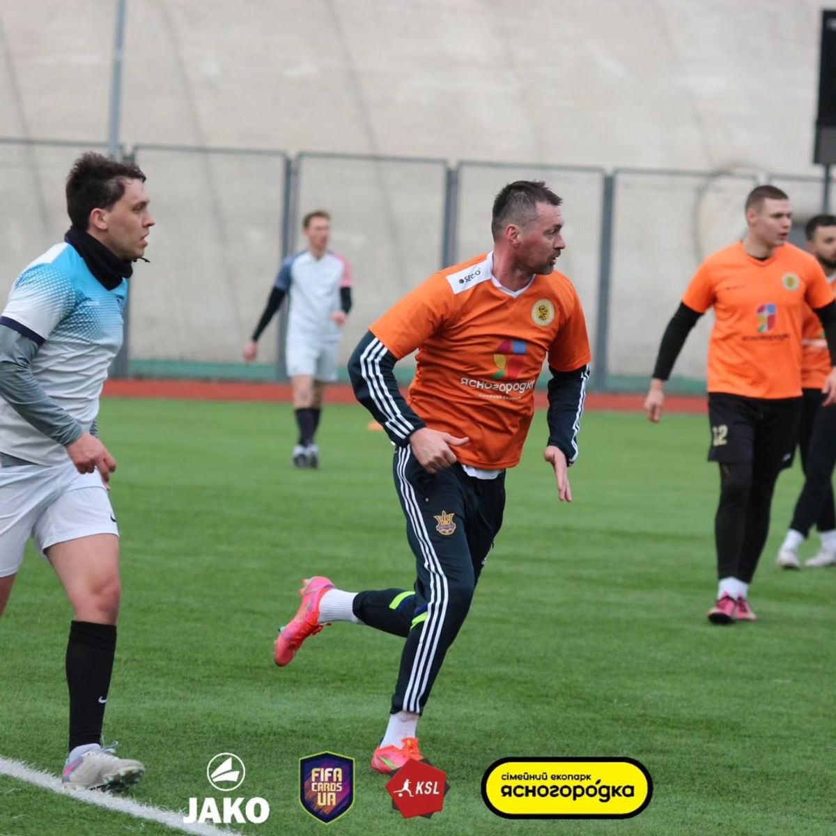 Артем Мілевський повернувся на футбольне поле: фото із першого переможного матчу